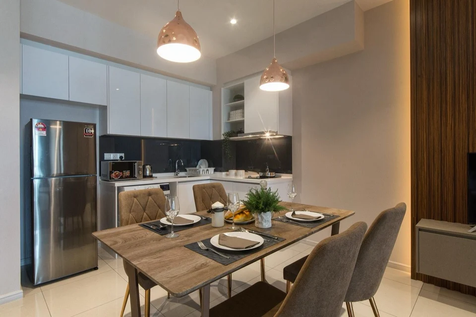 Tower 2 · Fully furnished presentation · Dining & kitchen