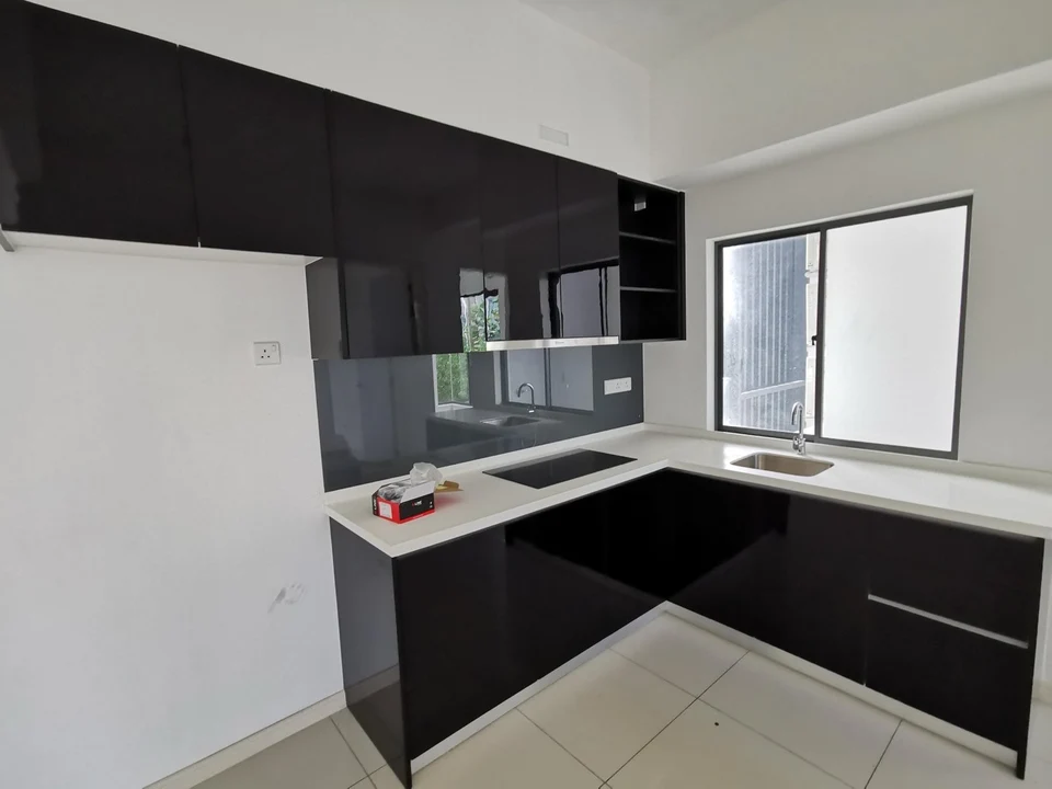 Tower 3 · Actual partially furnished interiors · Three-bedroom kitchen