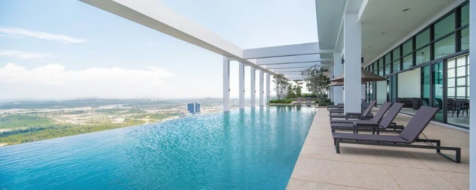 Iskandar Residences · Infinity pool view