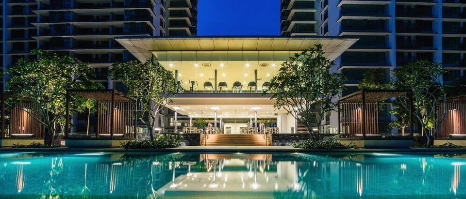 Iskandar Residences · Pool and clubhouse