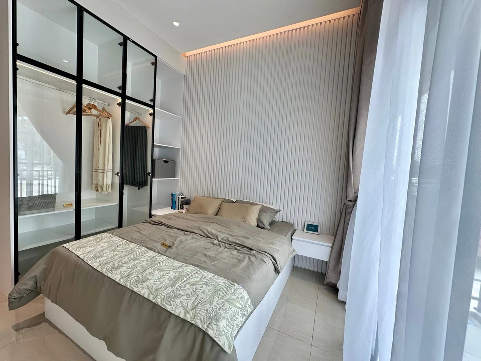 Type B · 614 sq. ft. Dual-Key · Show-unit interior