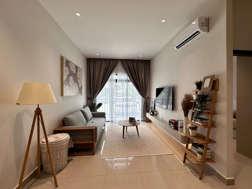 Type D · 819 sq. ft. · Show-unit interior