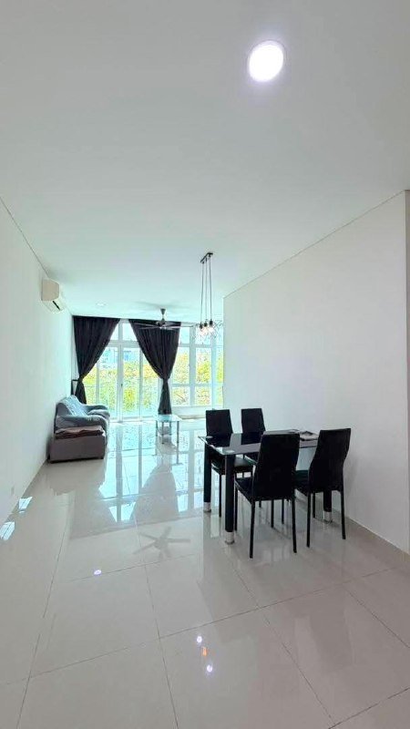 1Medini — Dining and living area