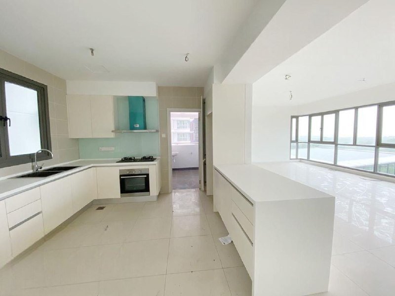 Fitted kitchen